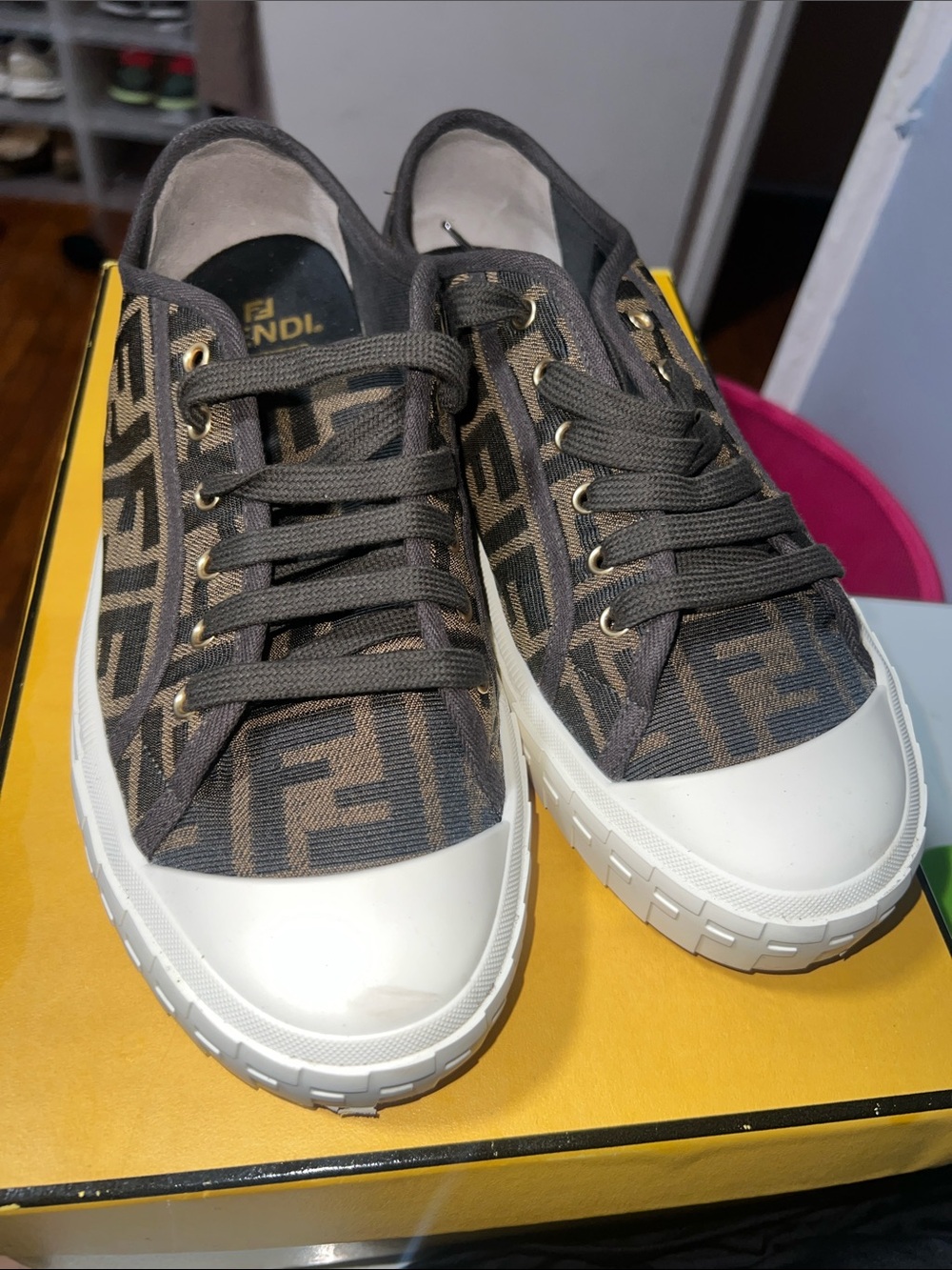 Fendi Brown & White FF Logo Low-Top Sneakers size W11(41)